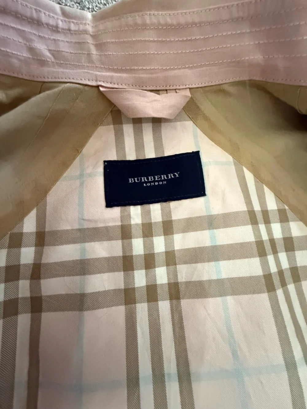 Burberry Pale Pink Trench Coat - Picture 3 of 5